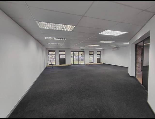 149M² OFFICE TO LET IN HURLINGHAM